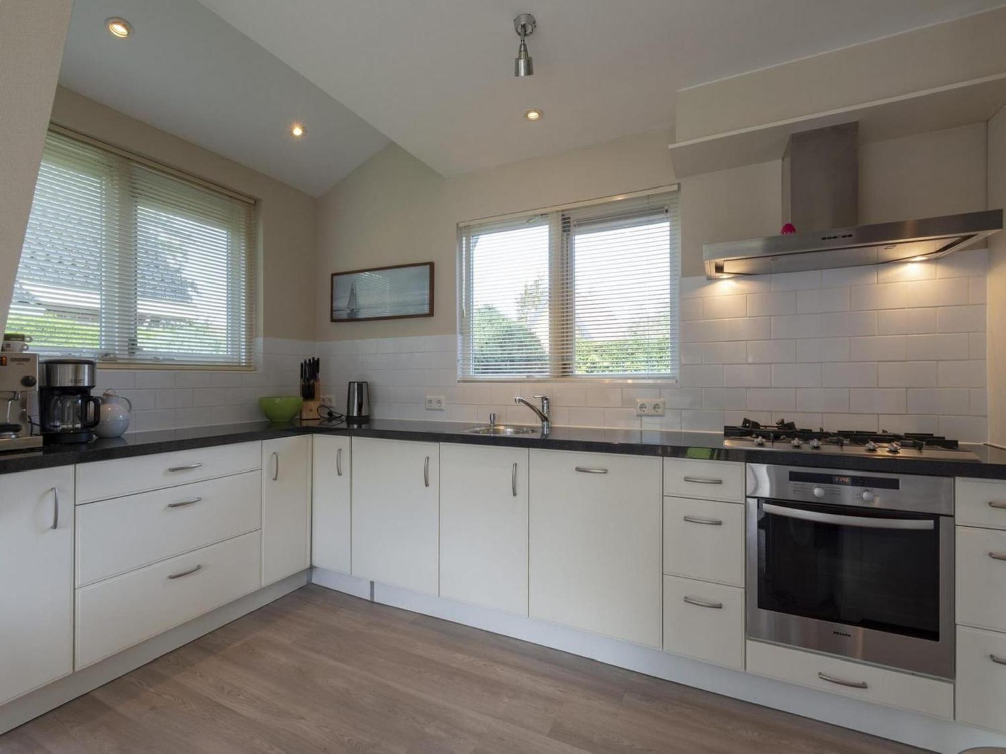 Cozy Holiday Home With Garden Sint Maartensvlotbrug ภายนอก รูปภาพ